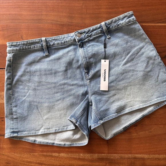 Vigoss Women Jeans Shorts 20W Blue Light Wash High‎ Rise 4" Inseam Stretch Plus - Picture 1 of 6